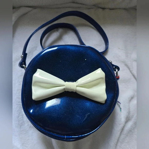 Sourpuss Ship Shape Purse (Retired), Round Glitter Vinyl Crossbody w/Bow, EUC! - Picture 3 of 8